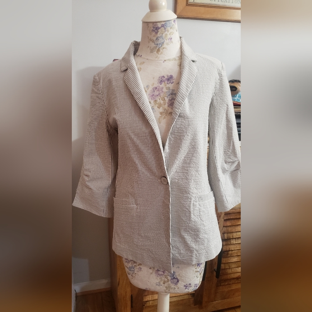 Renuar Summer Blazer/Jacket Size 8 White with army green stripes
